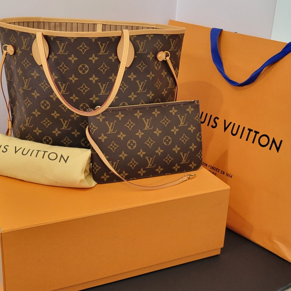 Louis Vuitton
Neverfull Bag Mm Monogram Canvas